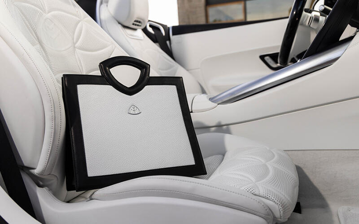 Pre Media: Der neue Mercedes Maybach SL Monogram Series für das ultimative Open Air Erlebnis Pre Media: The new Mercedes Maybach SL Monogram Series, for the ultimate open air experience