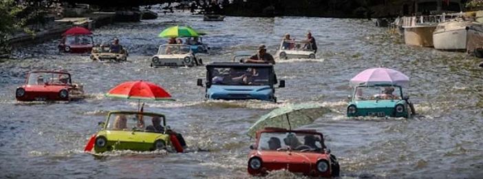 NederlandAmsterdamVarendeAuto
