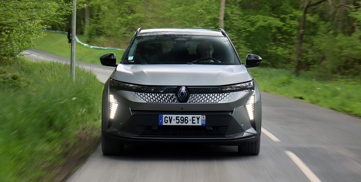 Renault stunt met de Scénic E-Tech RenaultScénicEtechTest24