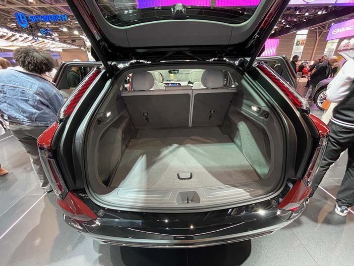 CadillacLyriqParijs3