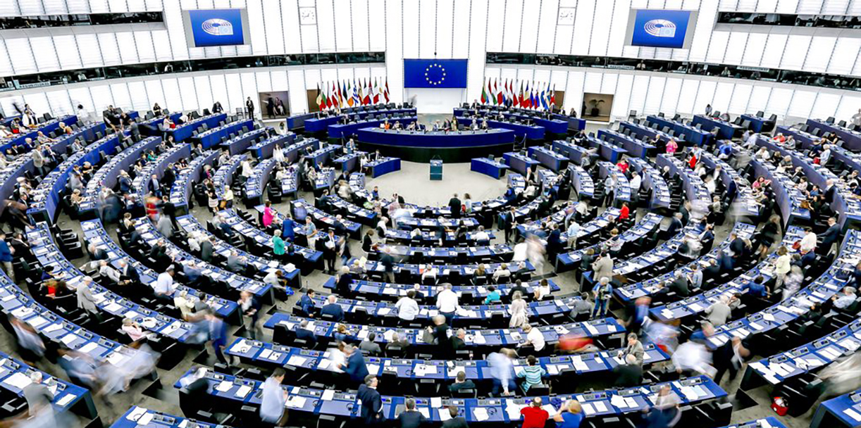 Europees parlement verdeeld over vergroening Europese auto-industrie EuropaParlement