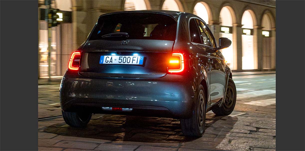 Fiat500eGiorgioArmaniCollectorsEdition4