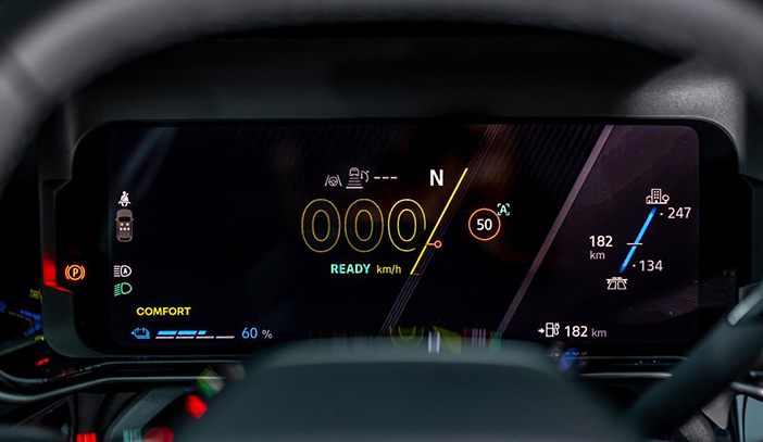 Peugeot208ERenault5ETech10
