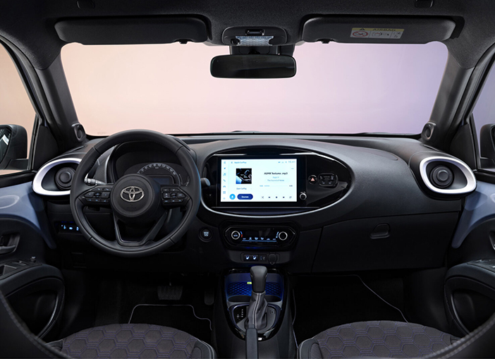 ToyotaAygoXjbl17