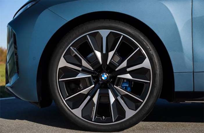 BMWiXfacelift8