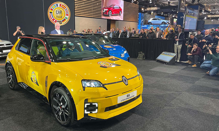 Renault5EtechAutoVanHetJaar