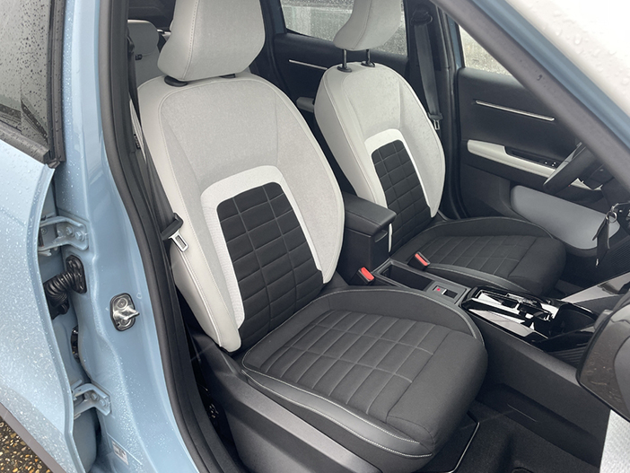 CitroënC3eHyundaiInster8