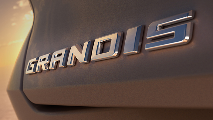 MitsubishiGrandisTeaser3