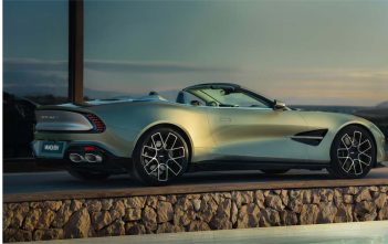 Aston Martin presenteert de krachtigste cabriolet uit haar geschiedenis AstonMartinVanquishVolante