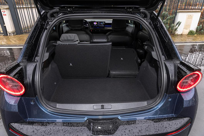 LanciaYpsilonPeugeot208dueltest12