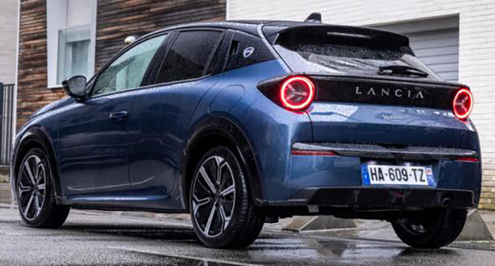 LanciaYpsilonPeugeot208dueltest19