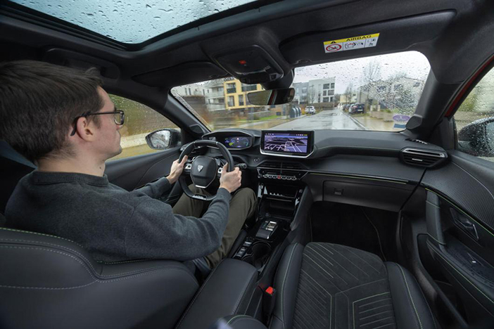 LanciaYpsilonPeugeot208dueltest7
