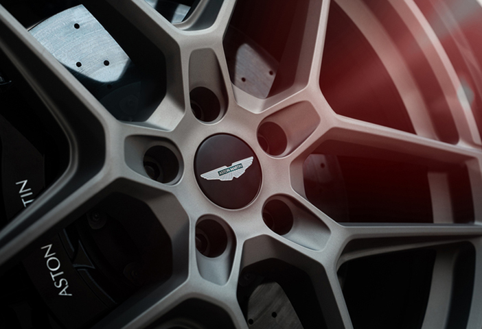 AstonMartinDBXs12
