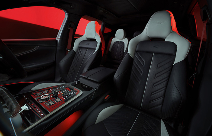 AstonMartinDBXs6