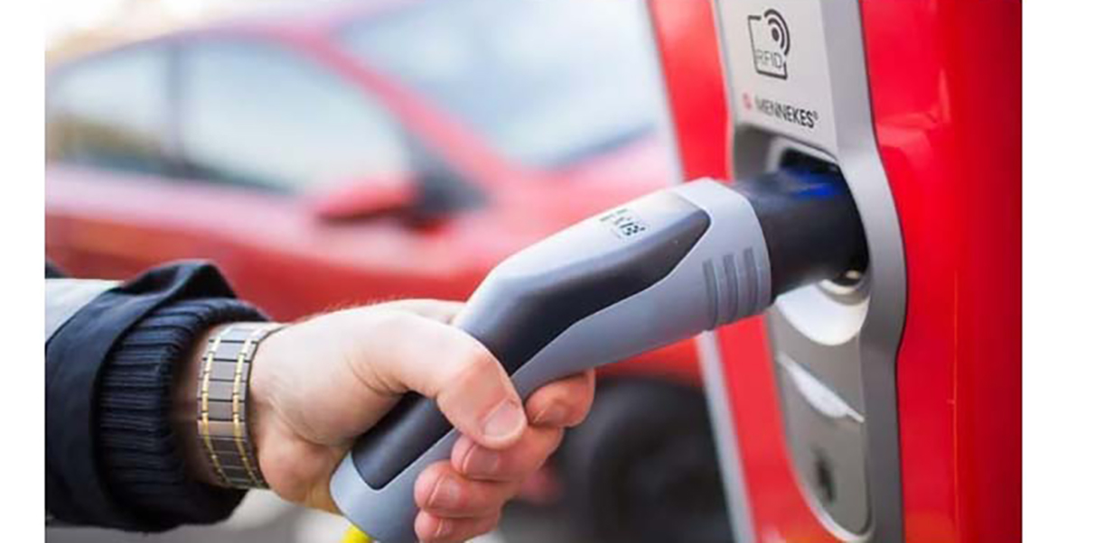 Kabinet geeft gas met elektrische leaseauto Elektrisch29