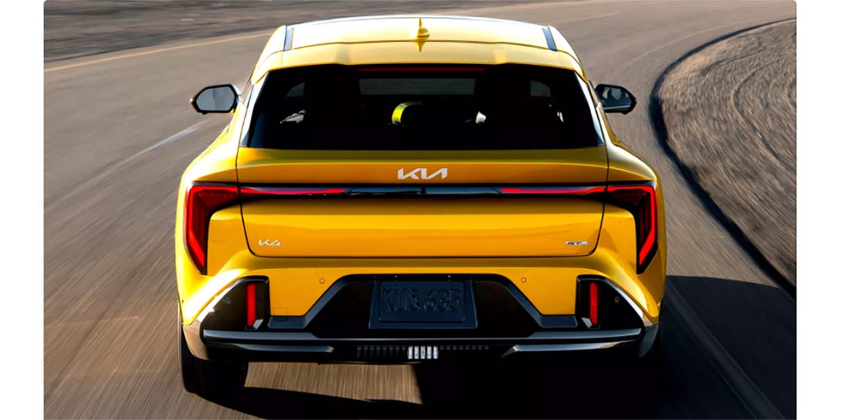 Rivella op wielen: de nieuwe Kia K4 – Autointernationaal.nl