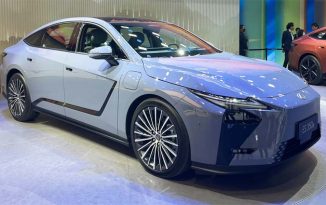 LexusESnieuwLive