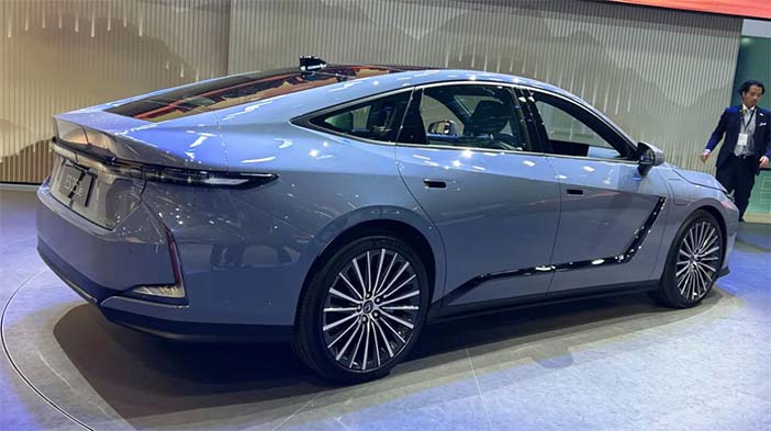 LexusESnieuwLive2