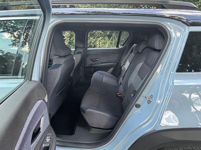 Peugeot2008eRenault4eTech13
