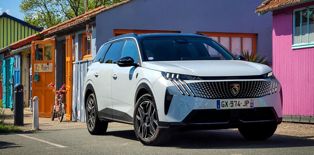 Veel grip, weinig karakter: test Peugeot E-5008 Dual Motor Peugeot5008EdualMotortest