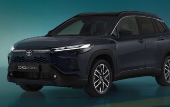 Toyota maakt alle prijzen vernieuwde Corolla Cross bekend ToyotaCorollaCrossF