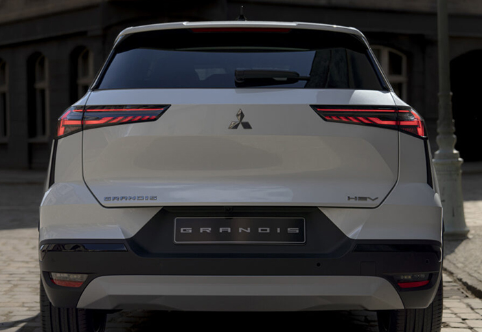 MitsubishiGrandis2