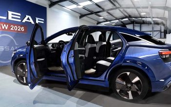 NissanLeafWitteAchtergrond