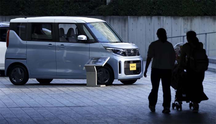 NissanRoox