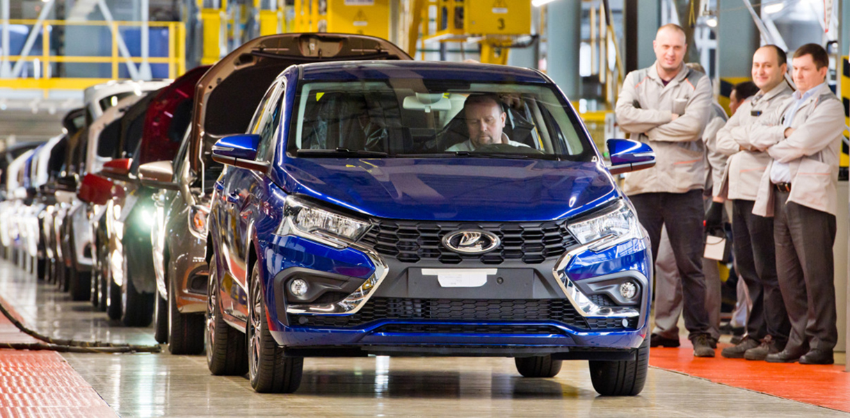 Russische auto-industrie zakt door het ijs