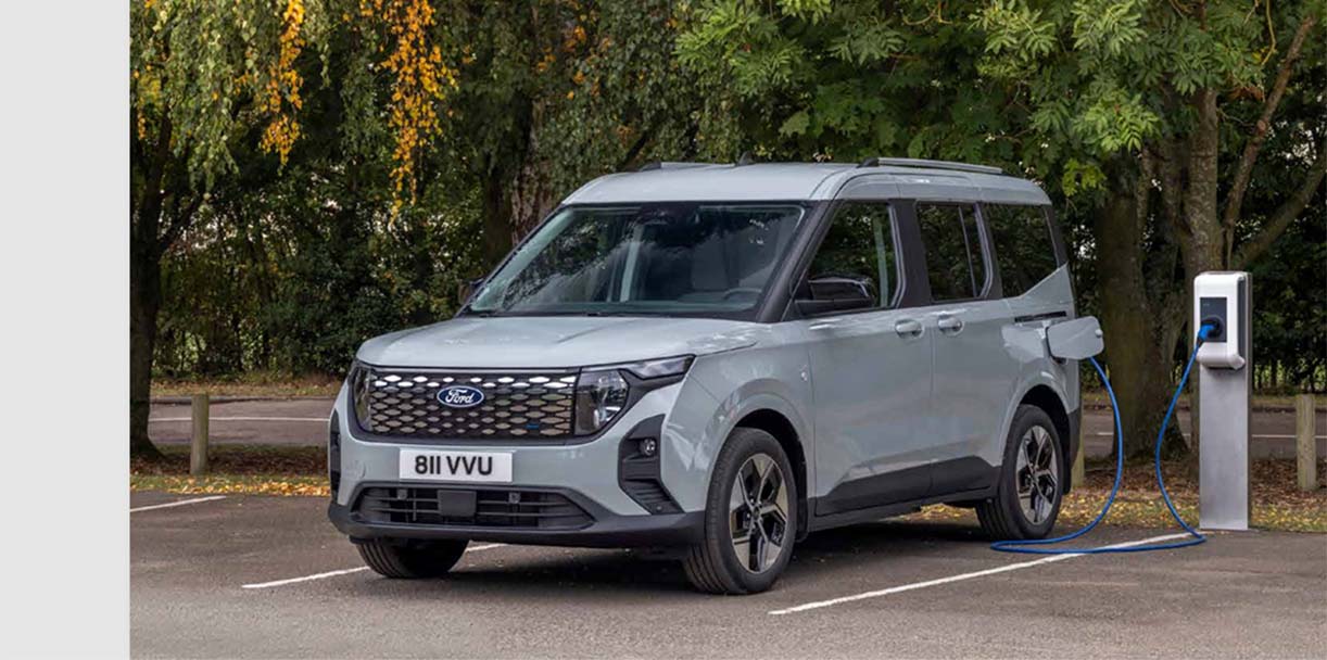 Prijs vergelijking Ford E-Tourneo Courier